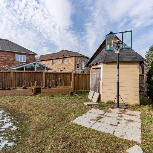 183 Valmont Crt