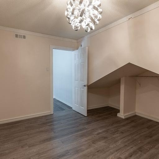 183 Valmont Crt