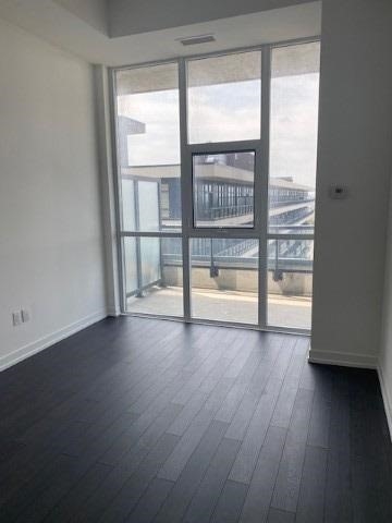 550 North Service Rd, #904