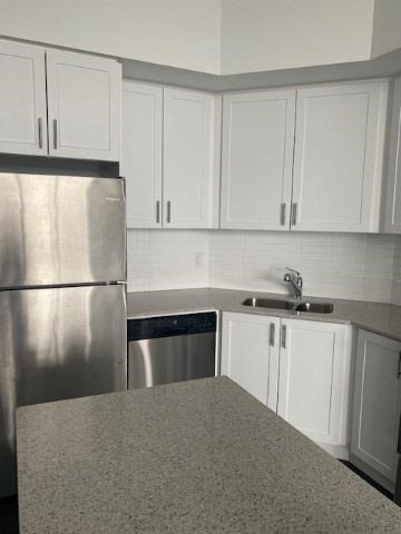 550 North Service Rd, #904
