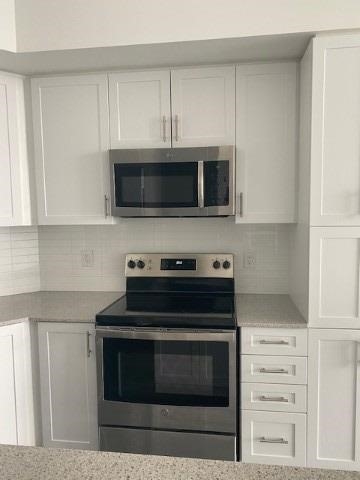 550 North Service Rd, #904