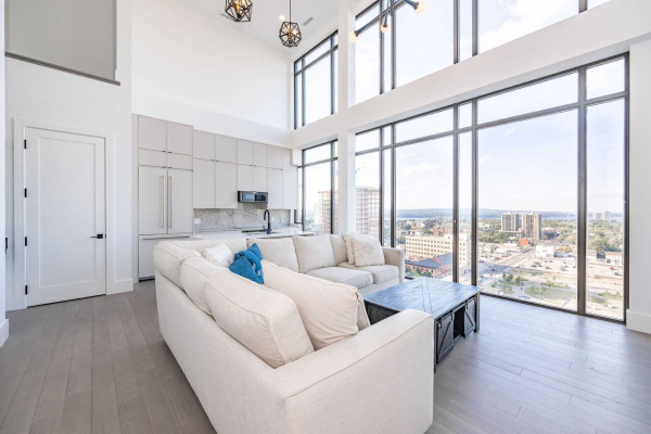 118 King St E, Hamilton