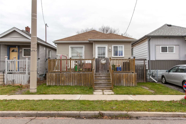 264 Tragina Ave N, Hamilton