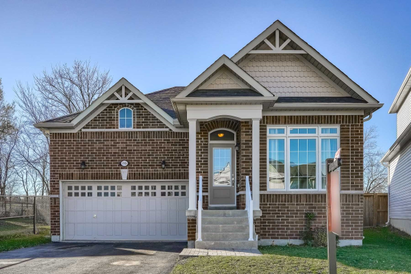 245 Johnson Dr, Shelburne