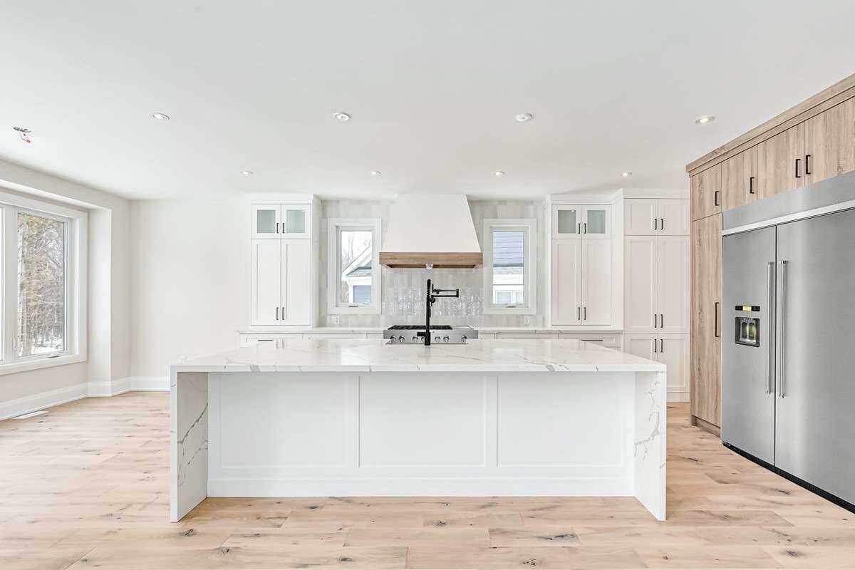 112 Springside Crescent