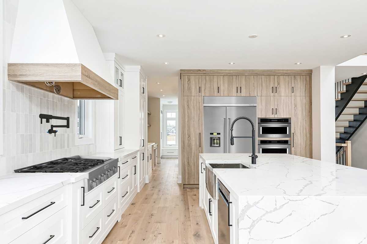 112 Springside Crescent