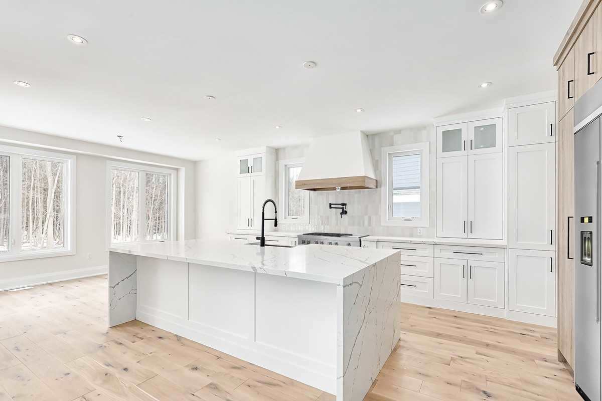 112 Springside Crescent