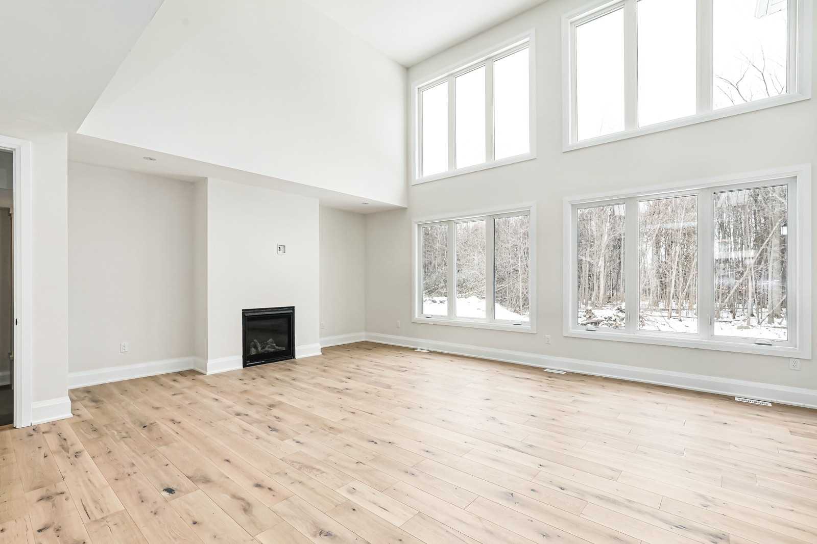 112 Springside Crescent