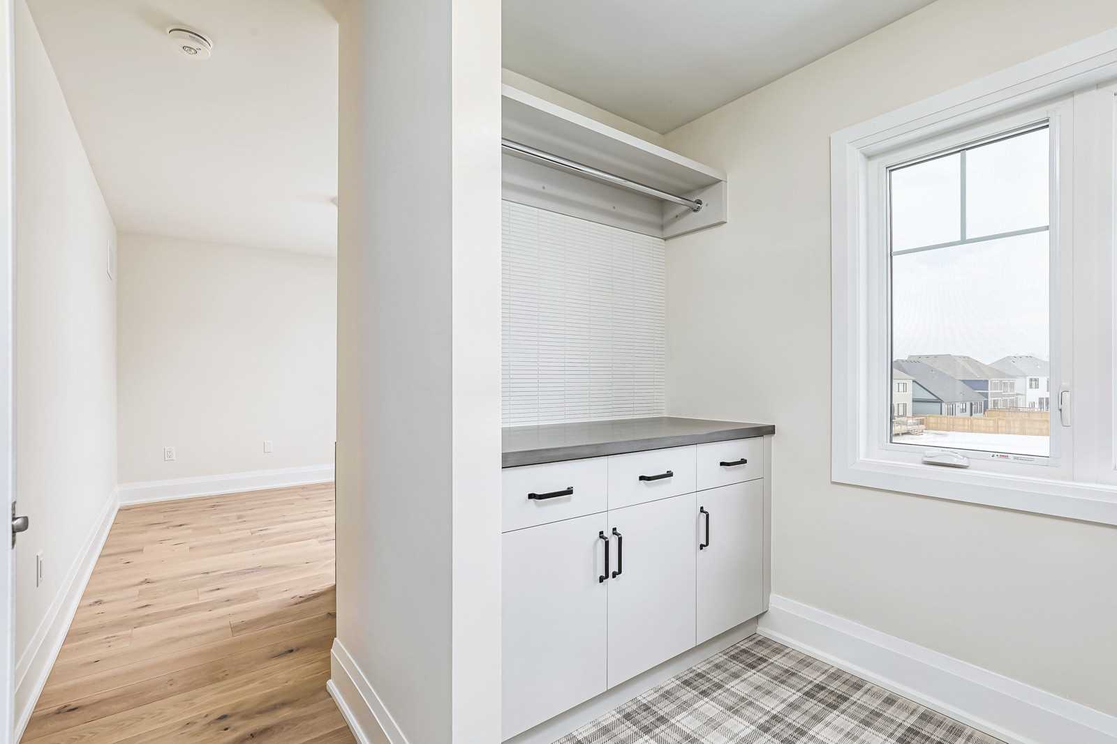 112 Springside Crescent