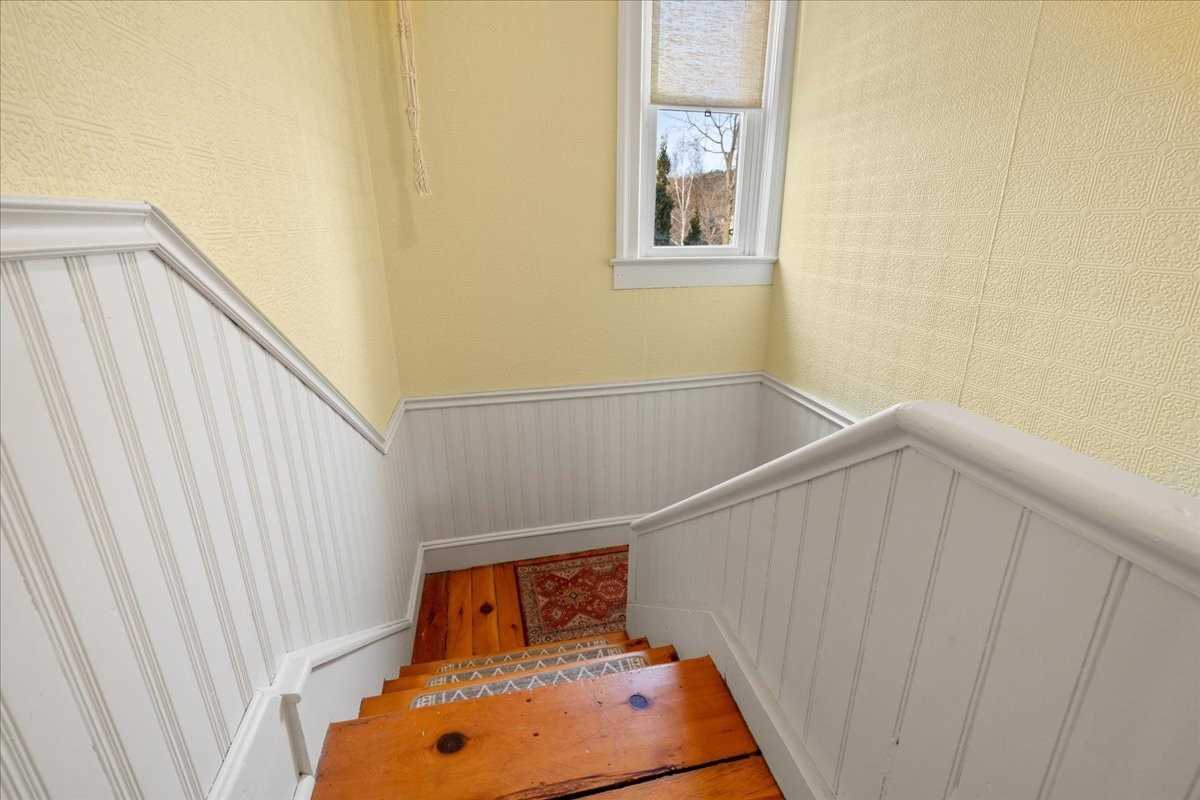 53 Young St