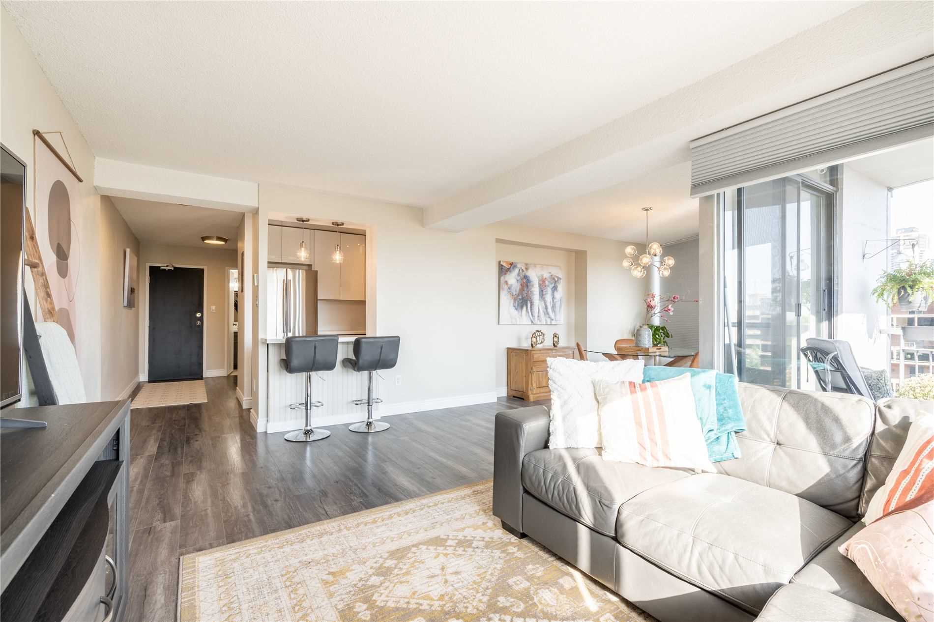 150 Charlton Avenue E, #702