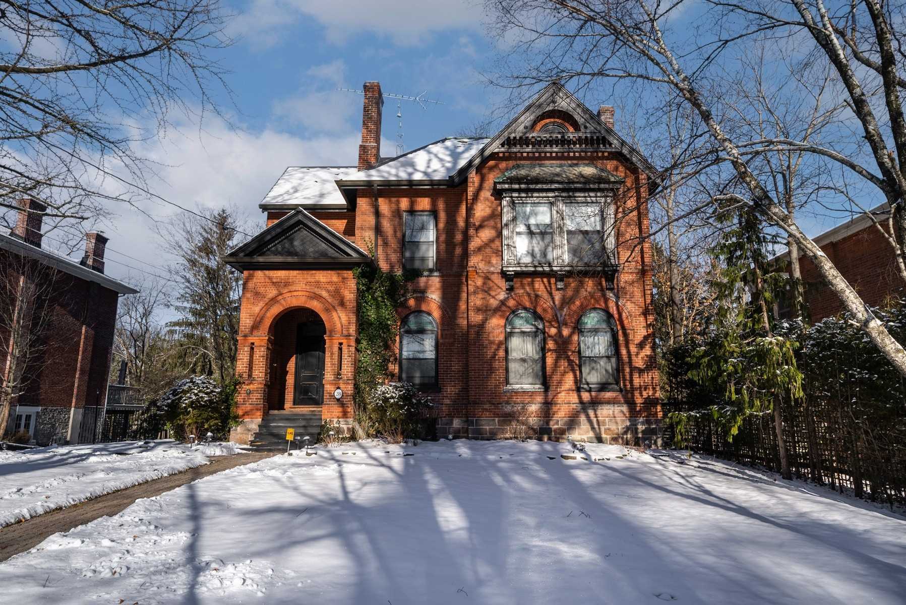 28 Bedford St