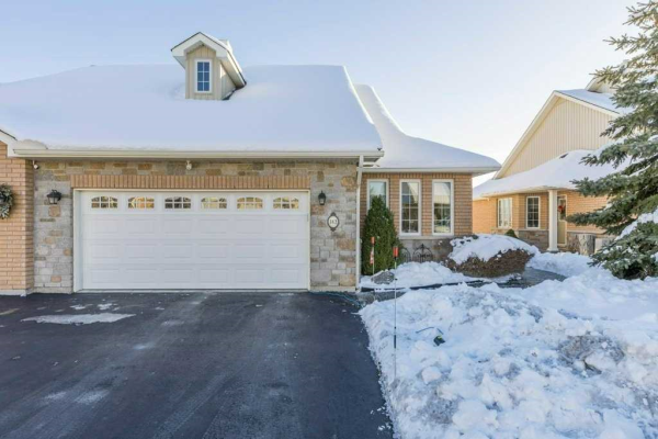 142 Village Cres, Peterborough