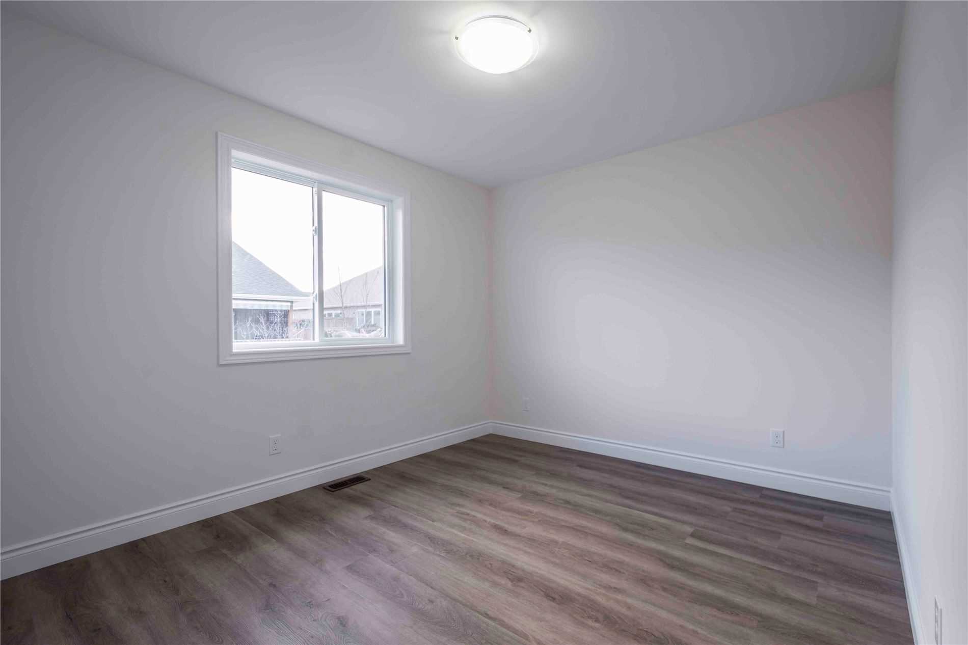 110 Farrington Cres