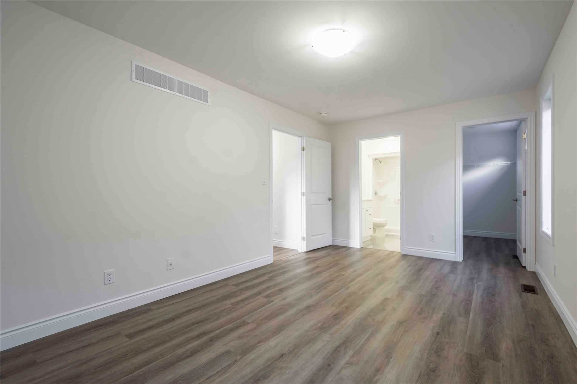 110 Farrington Cres