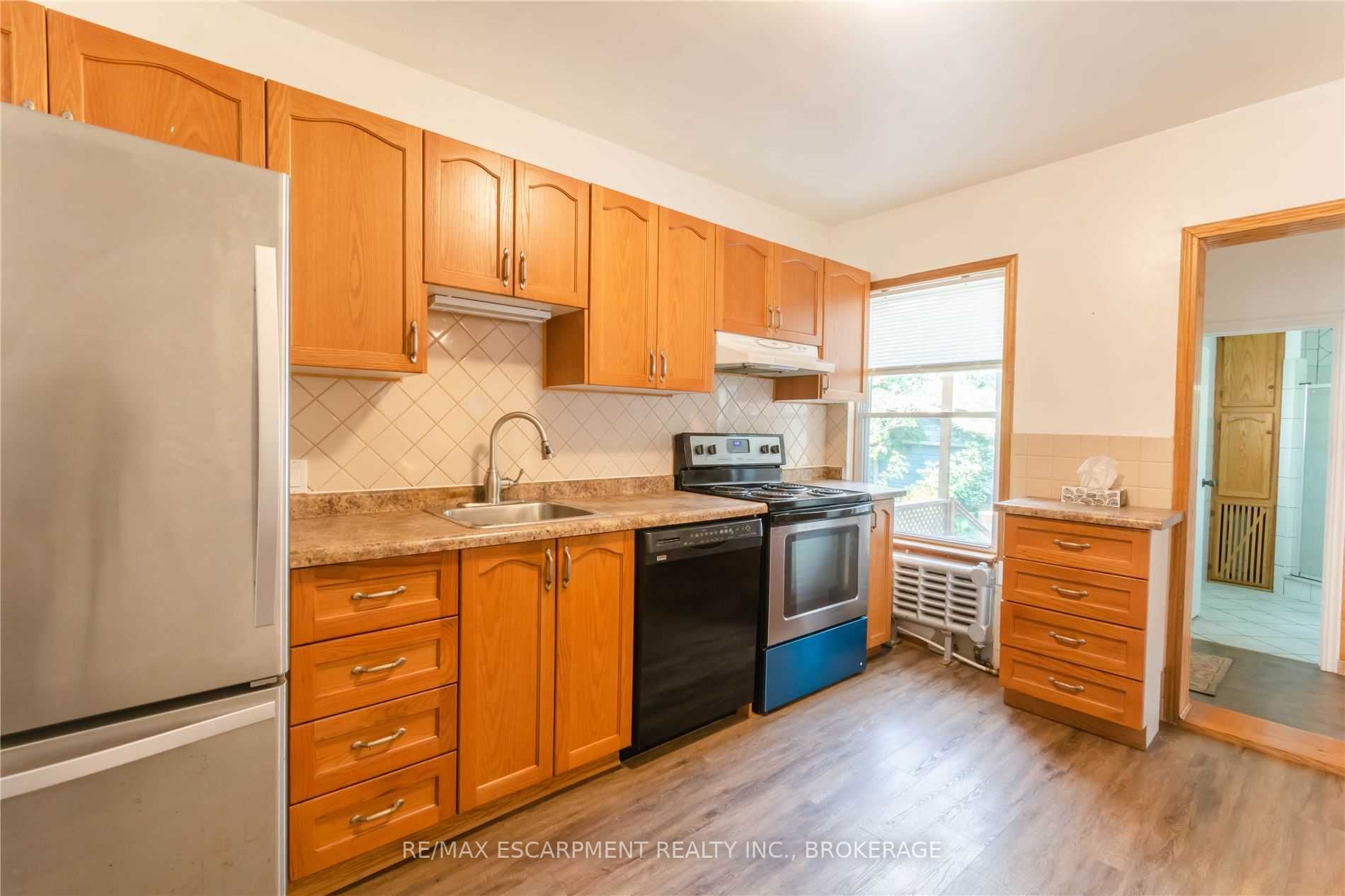 239 Sherman Ave S