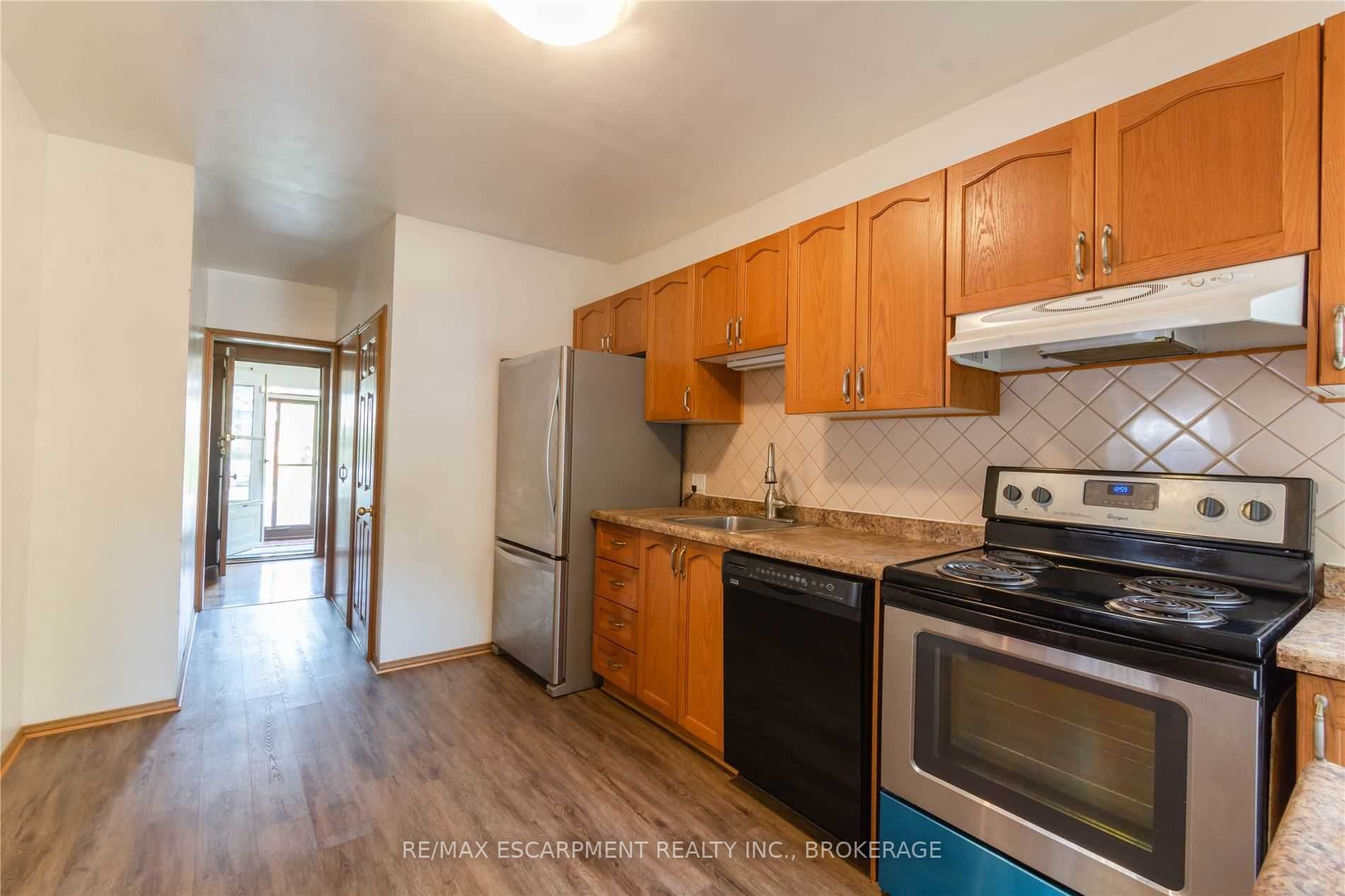 239 Sherman Ave S