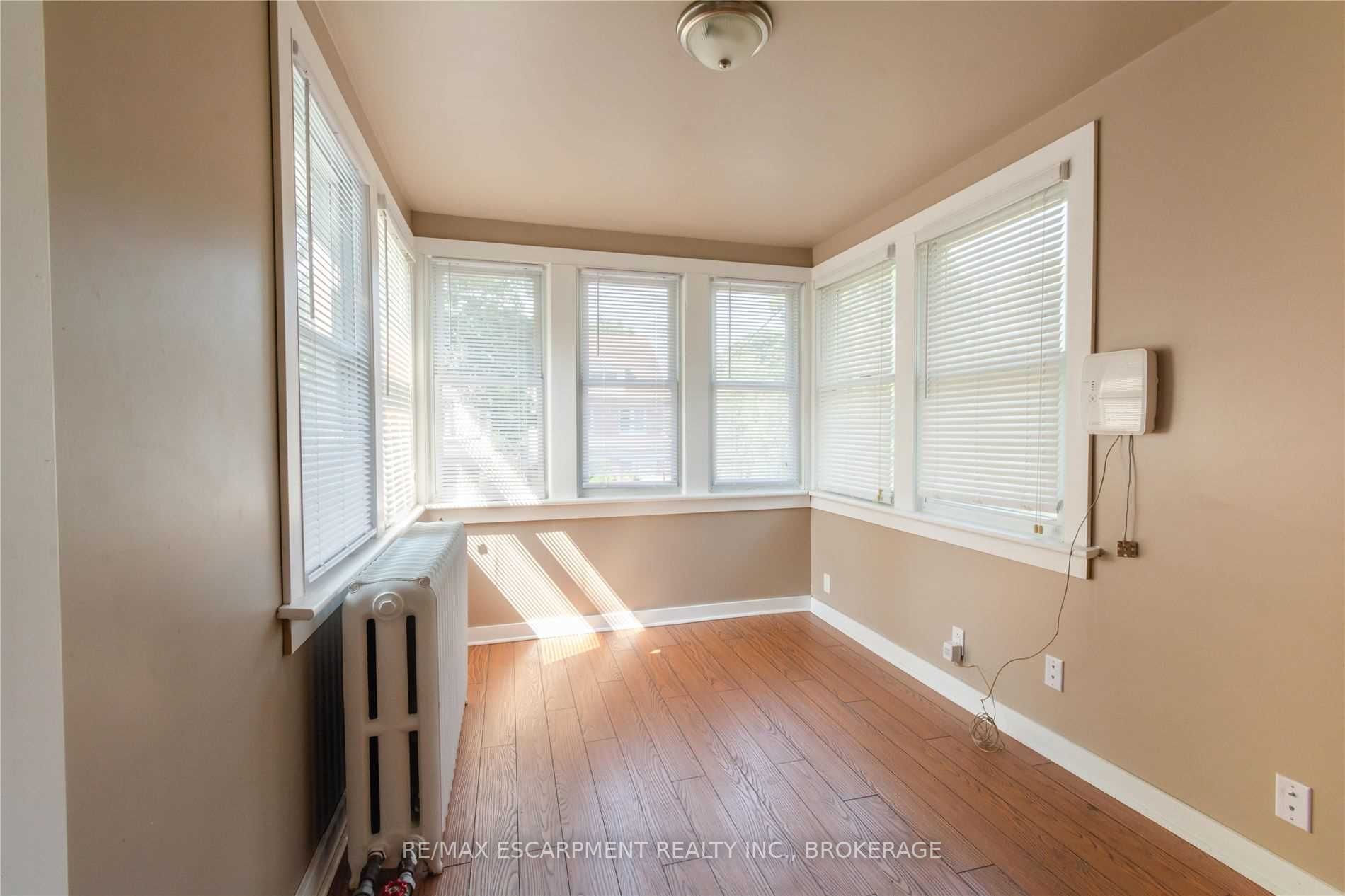 239 Sherman Ave S