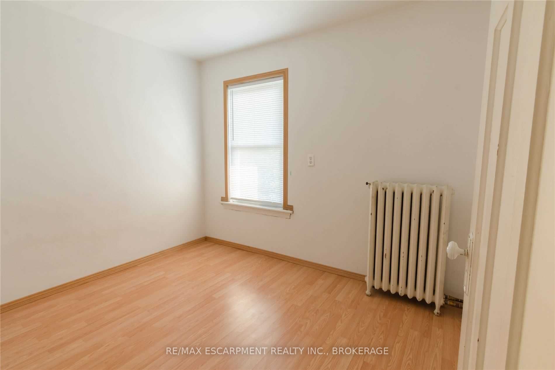 239 Sherman Ave S