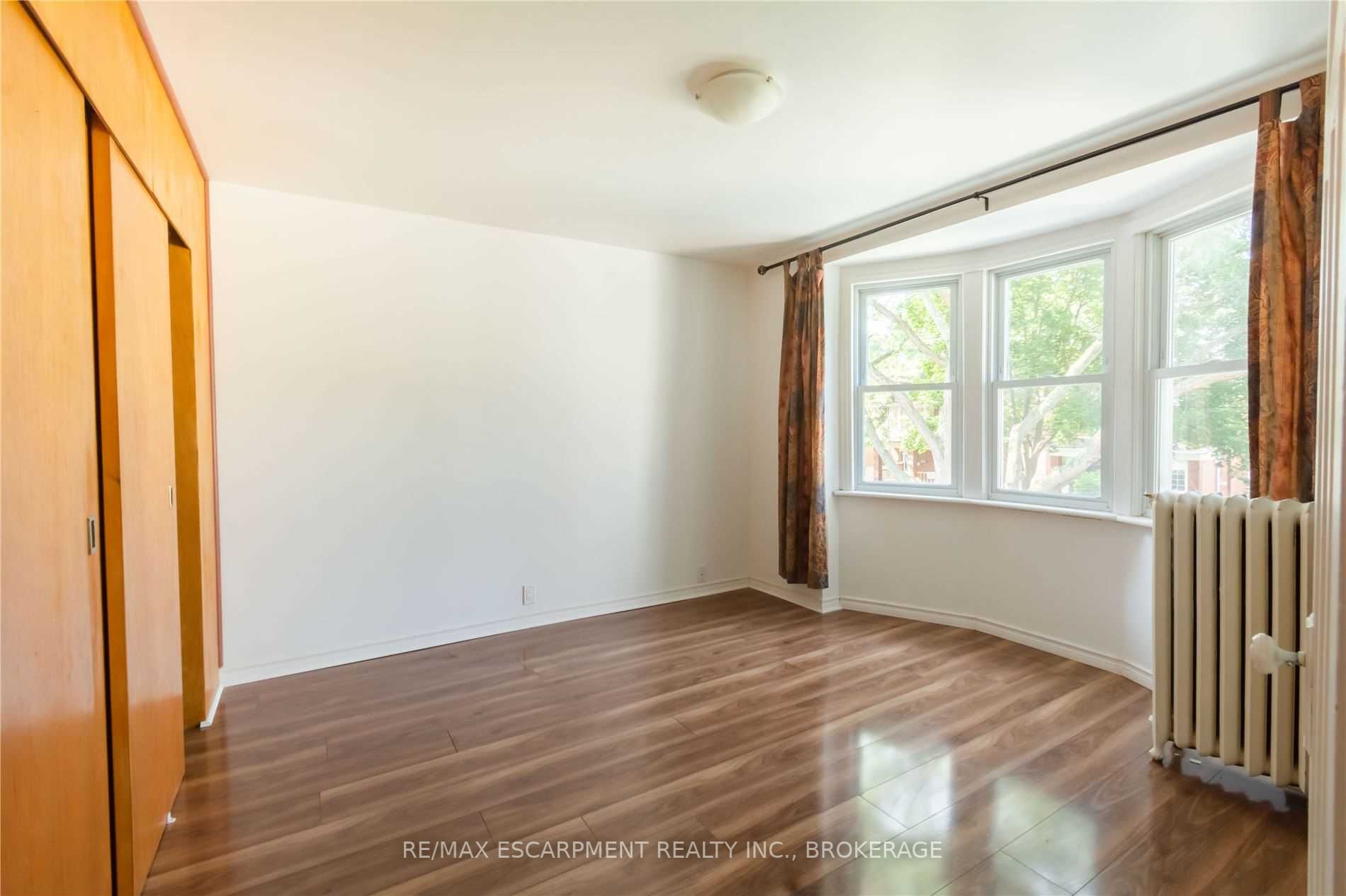 239 Sherman Ave S
