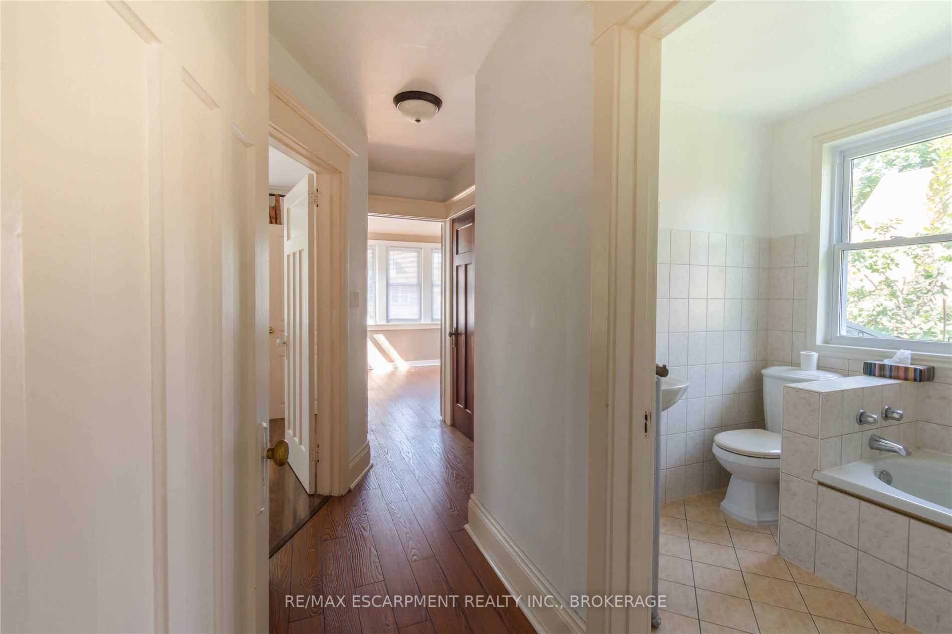 239 Sherman Ave S