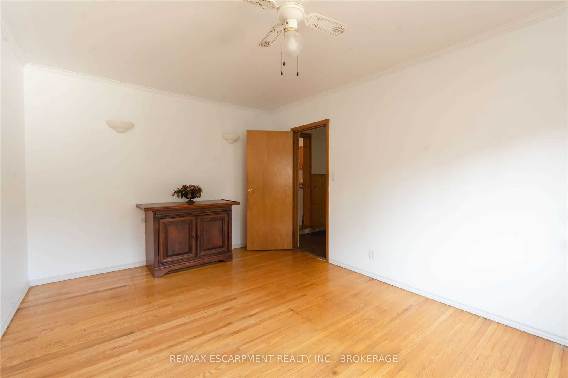 239 Sherman Ave S