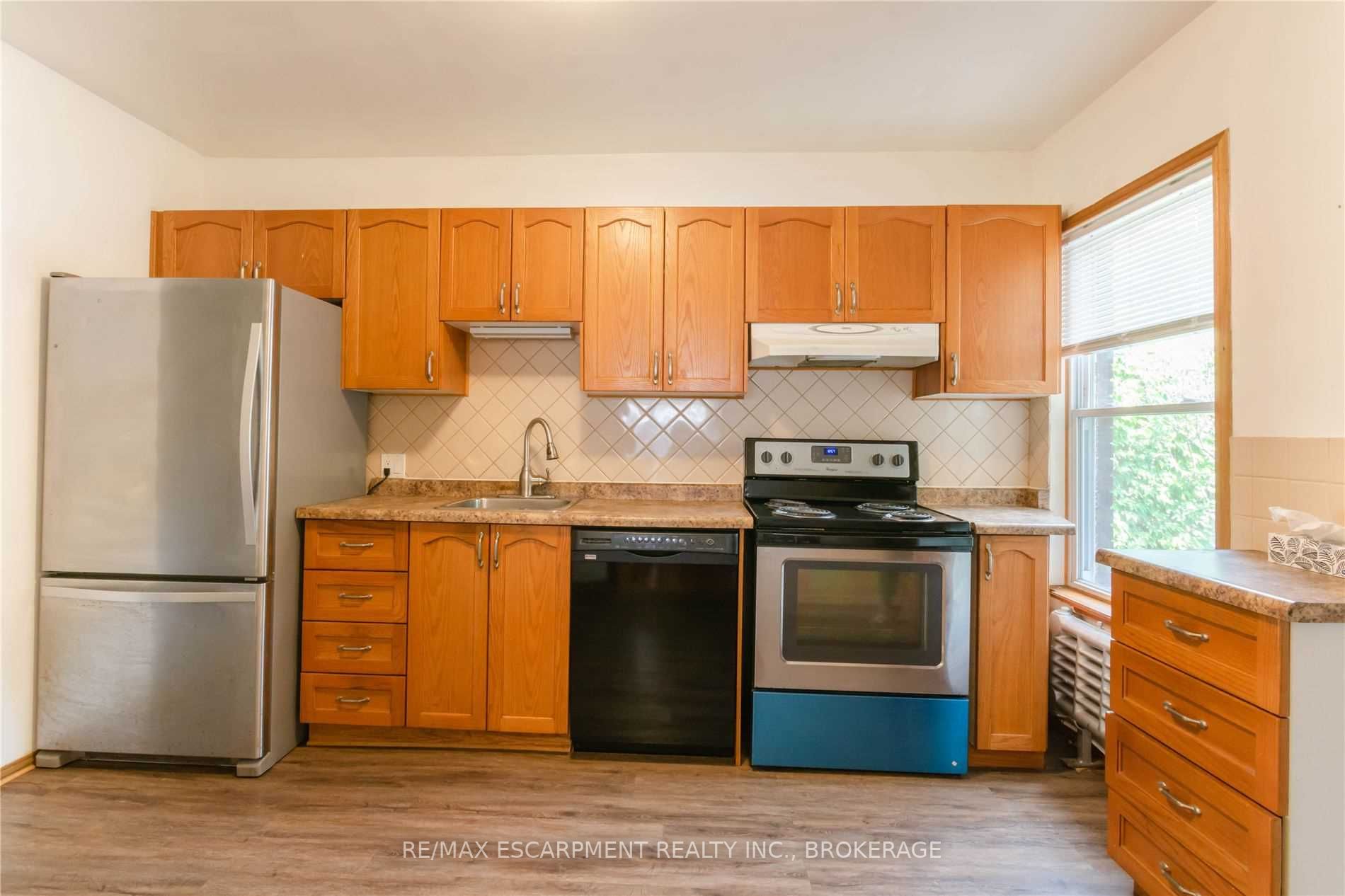 239 Sherman Ave S