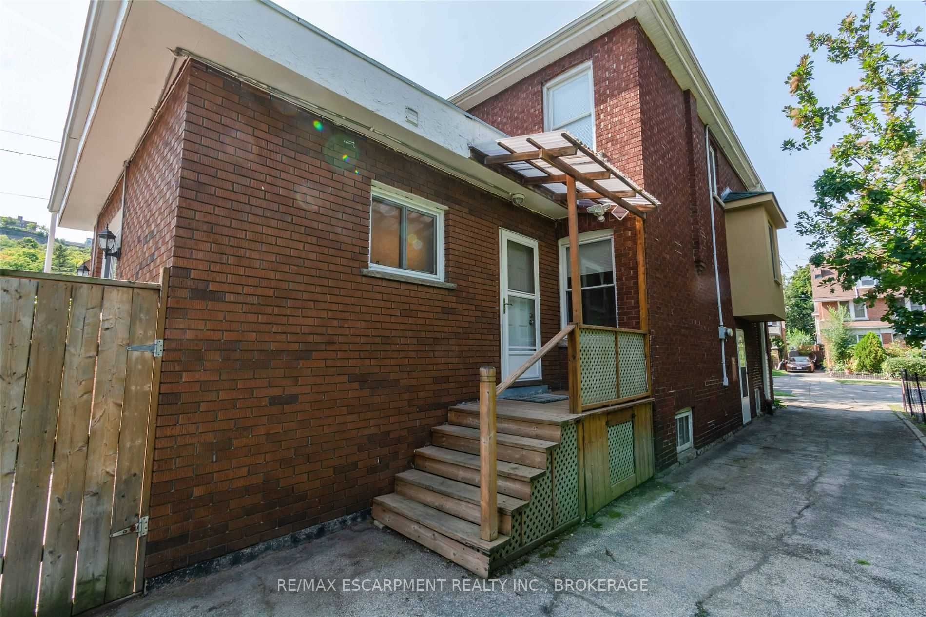 239 Sherman Ave S