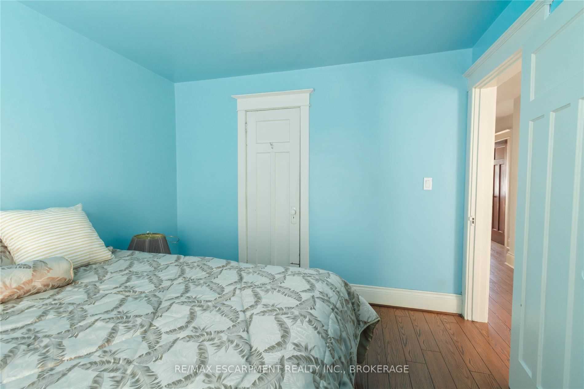 239 Sherman Ave S