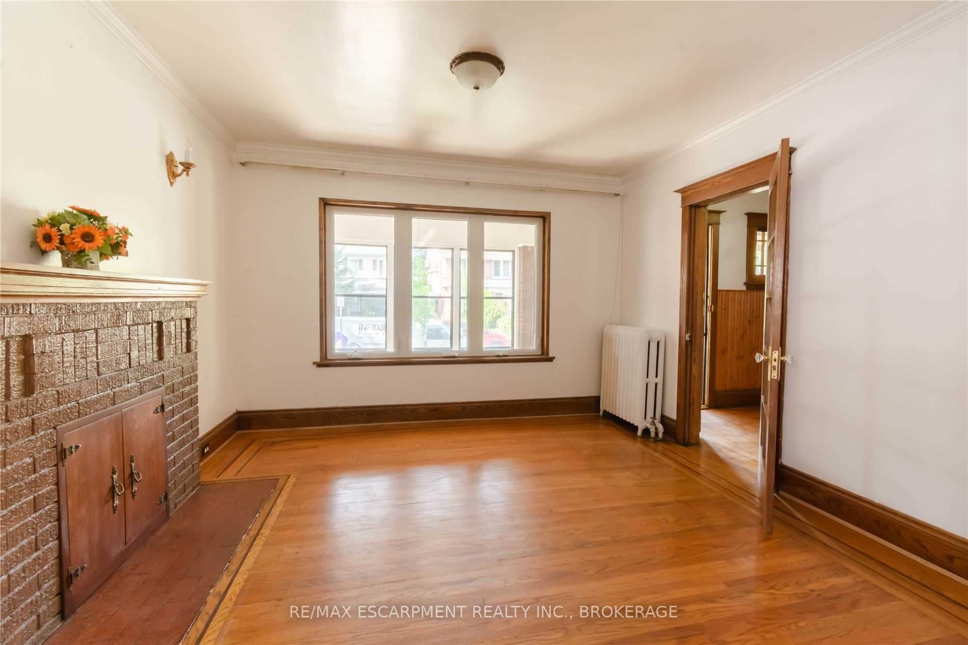 239 Sherman Ave S