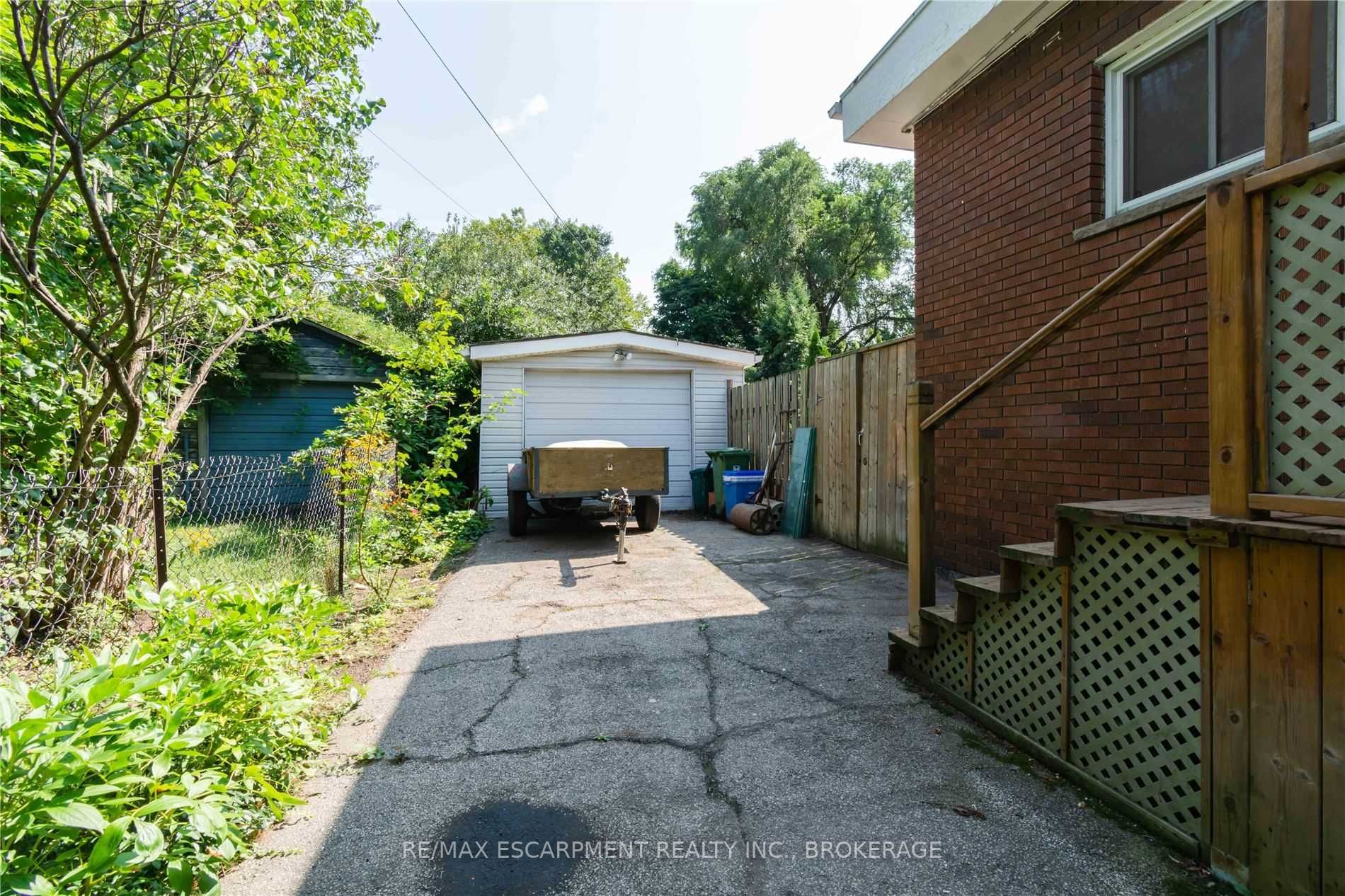 239 Sherman Ave S