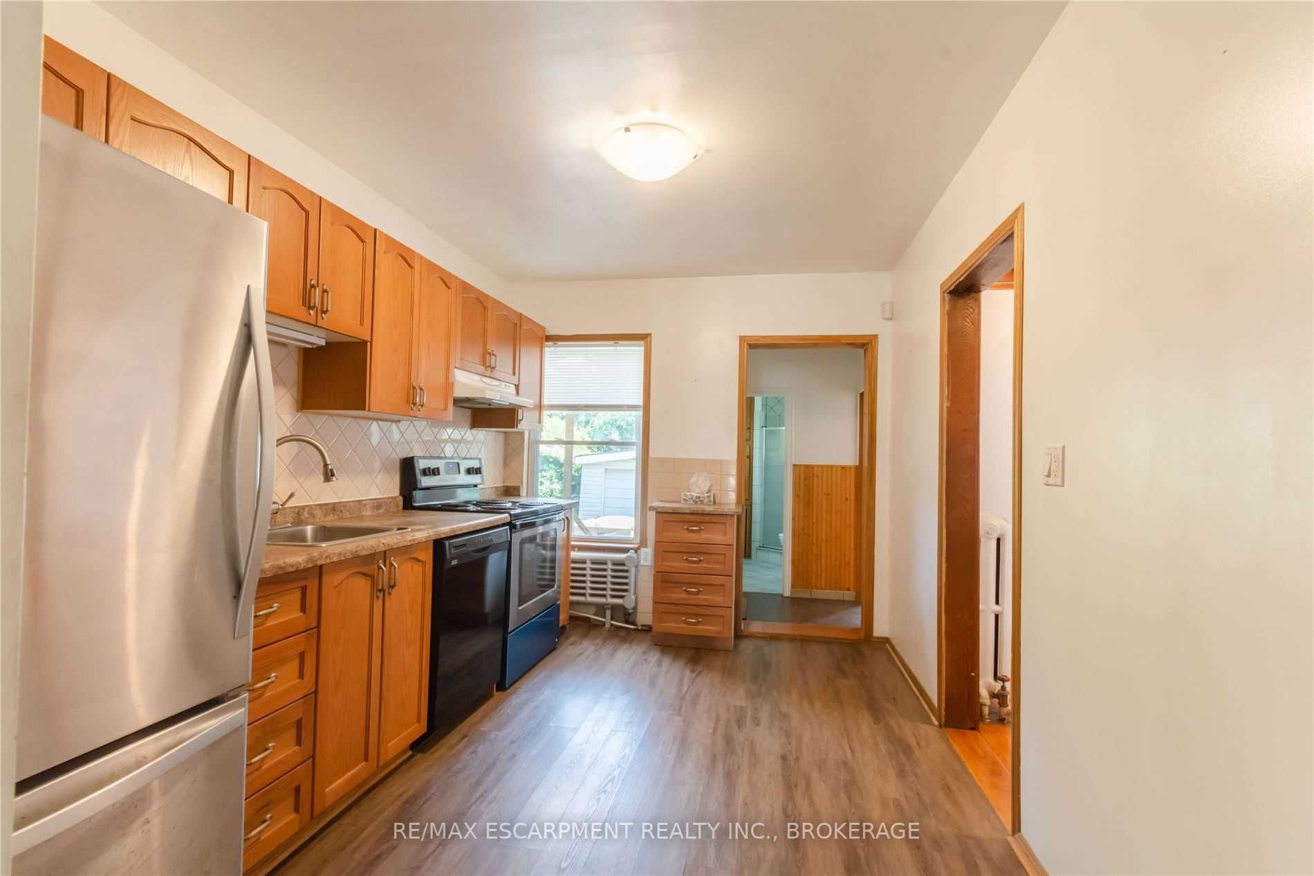 239 Sherman Ave S