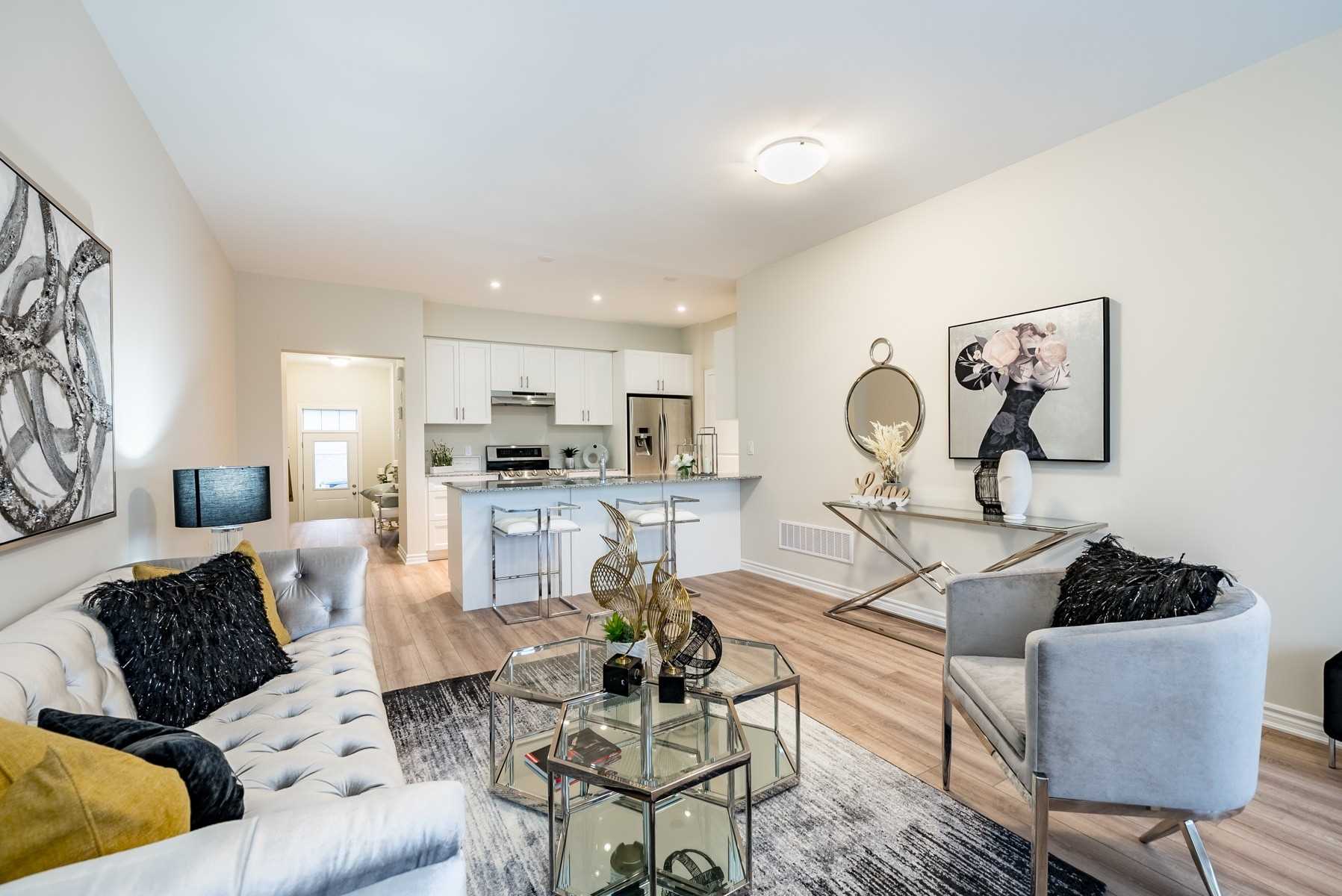 17 Lakewood Cres, #10