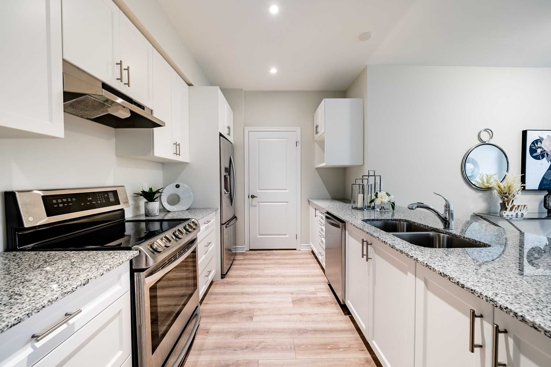 17 Lakewood Cres, #10