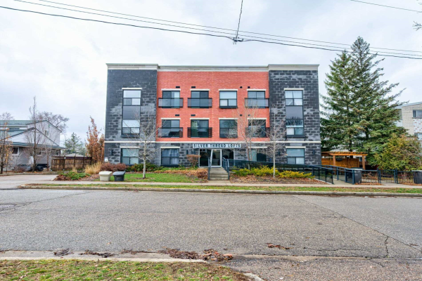 15 Devitt Ave S, Waterloo