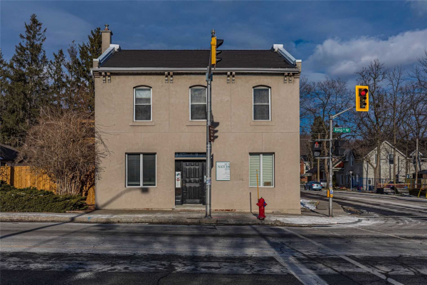 211 King St W, Hamilton