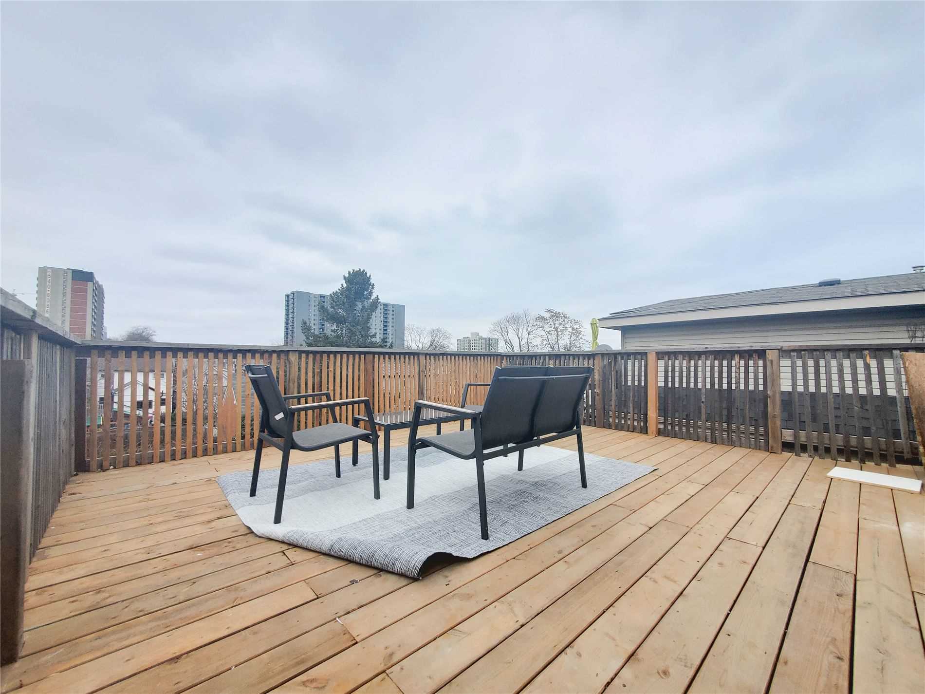 77 Victoria Avenue N, #4