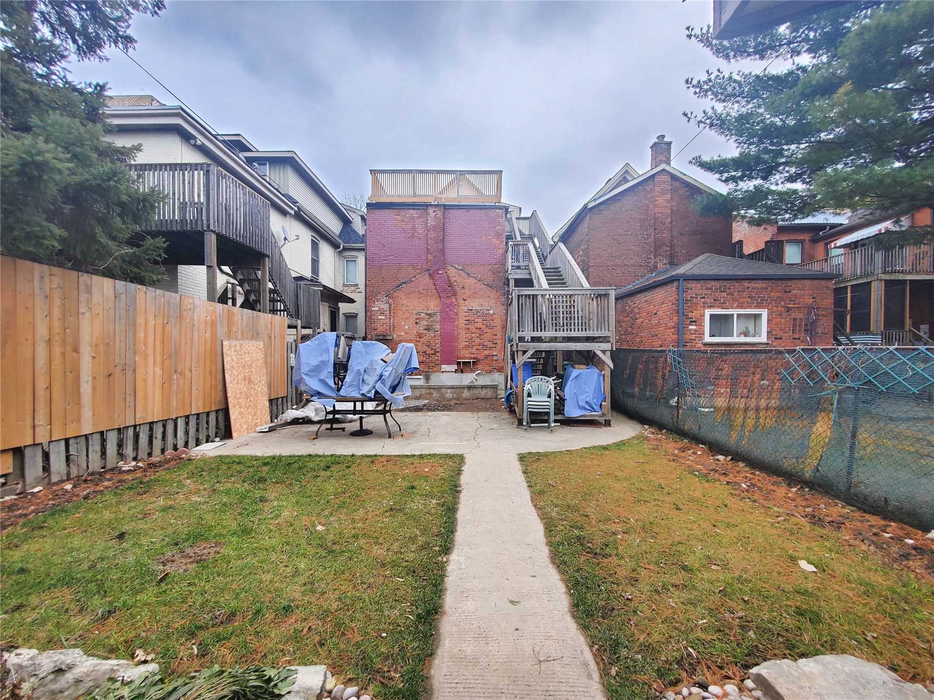 77 Victoria Avenue N, #4