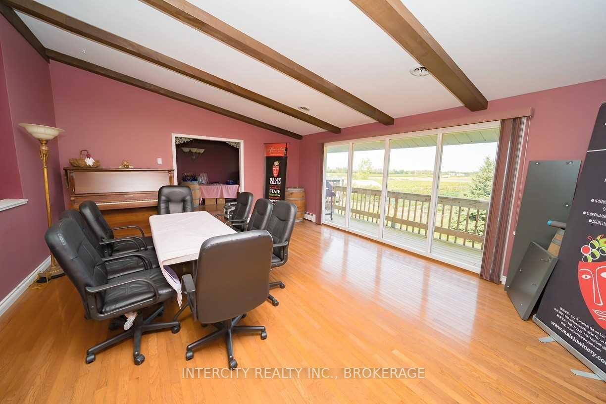 450 Queenston Rd