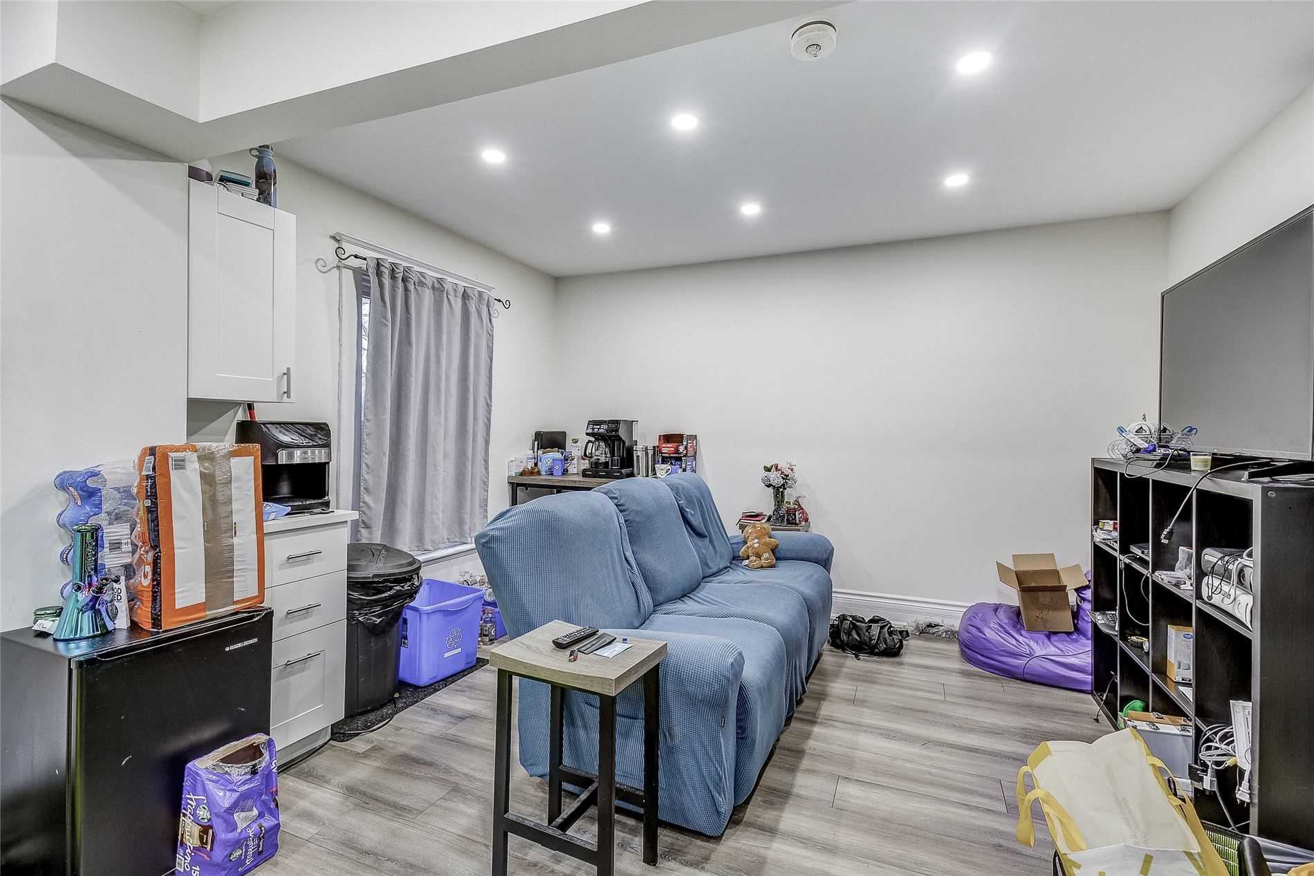52 Spadina Avenue