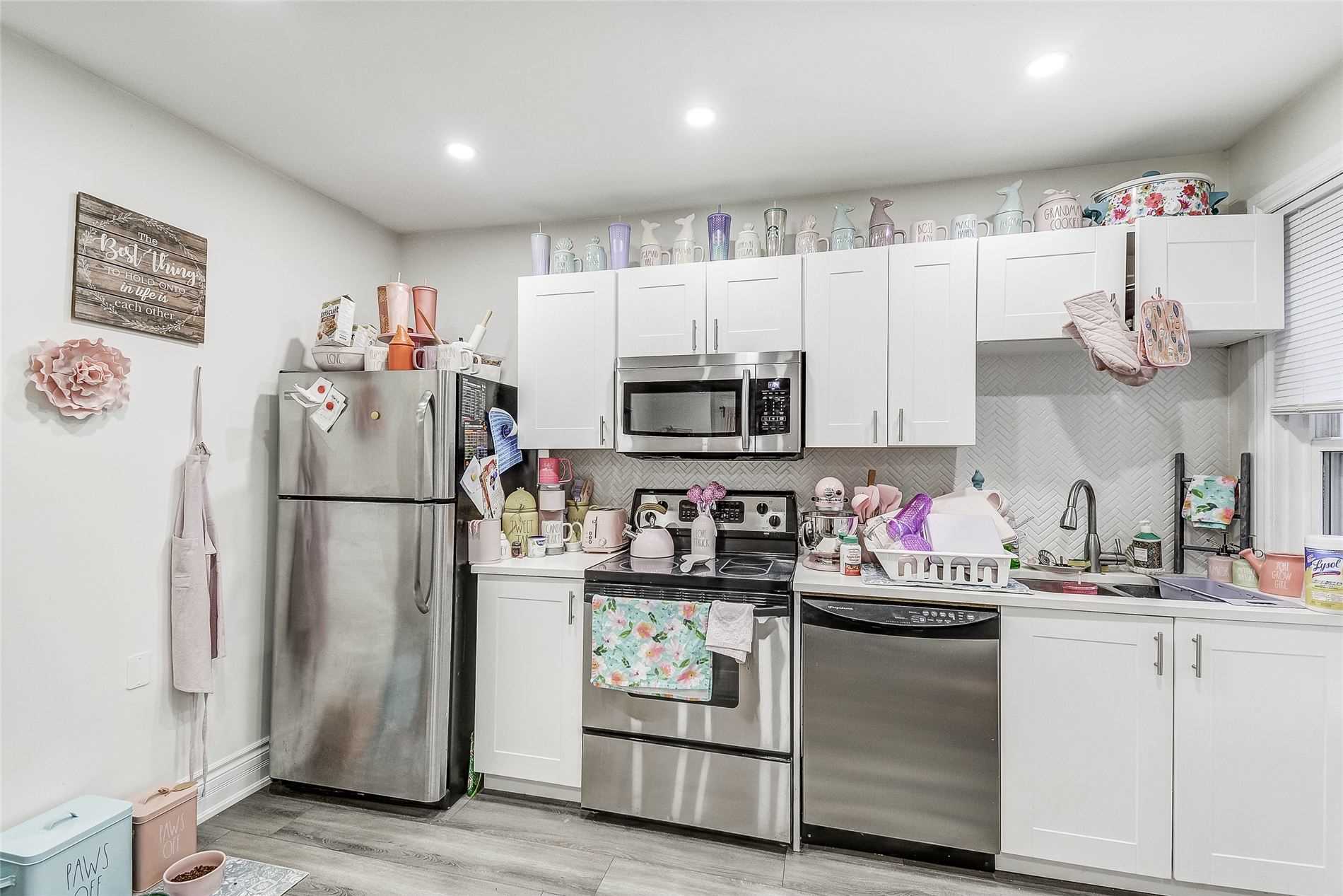 52 Spadina Avenue