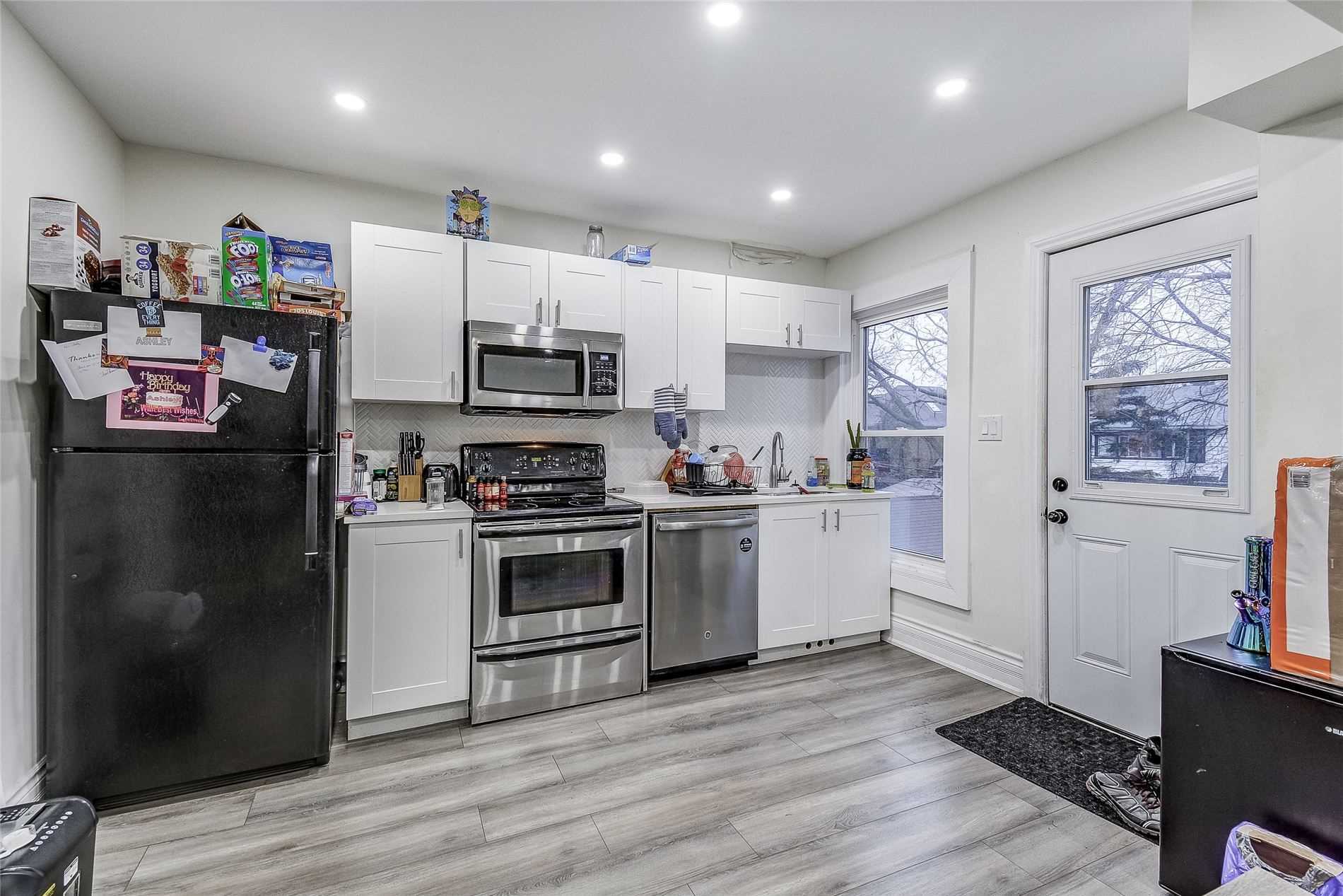 52 Spadina Avenue