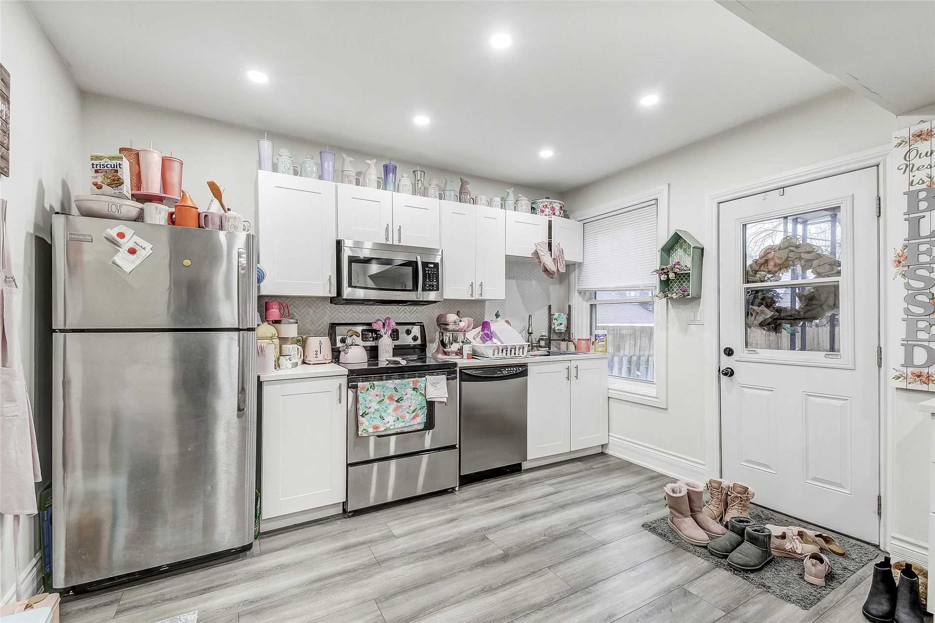 52 Spadina Avenue