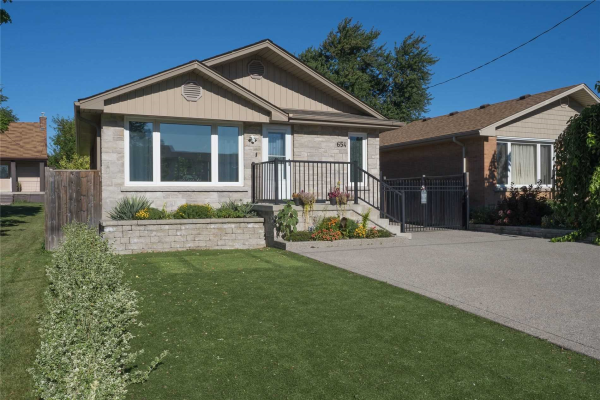 654 Upper Wentworth St, Hamilton
