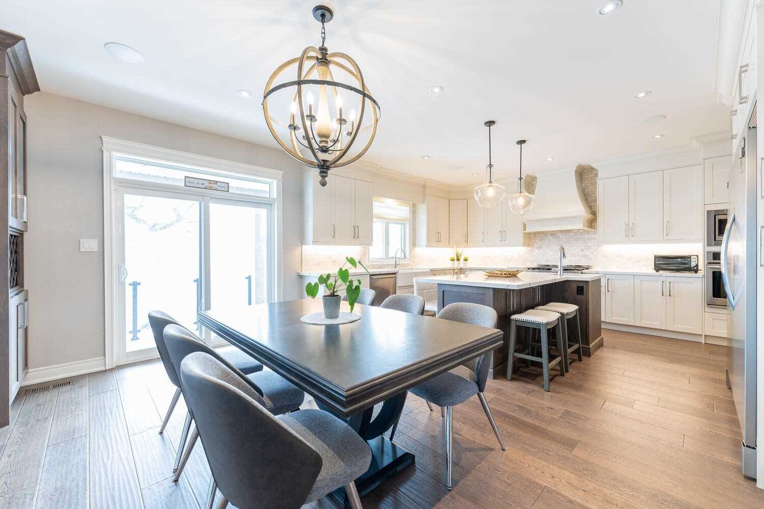 101 Lampman Dr