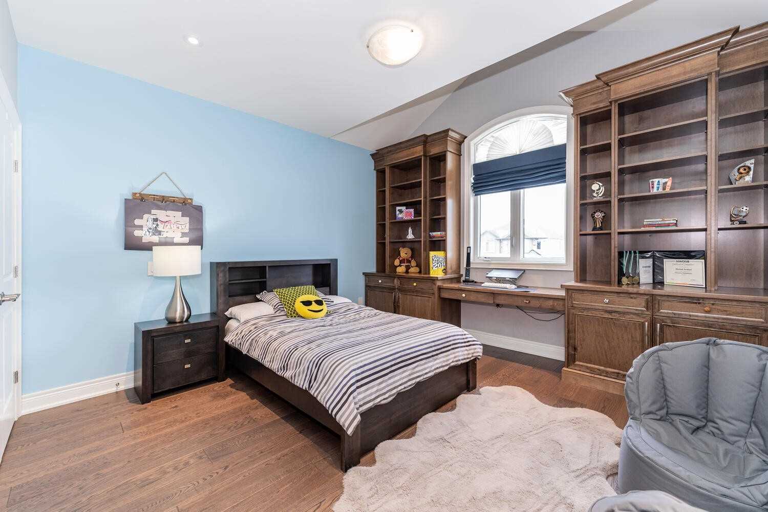 101 Lampman Dr