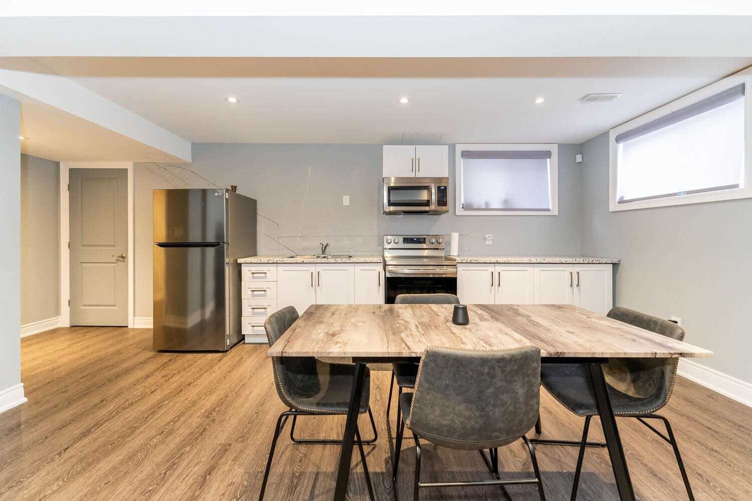 101 Lampman Dr
