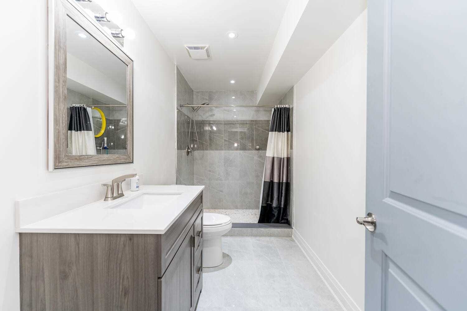 101 Lampman Dr