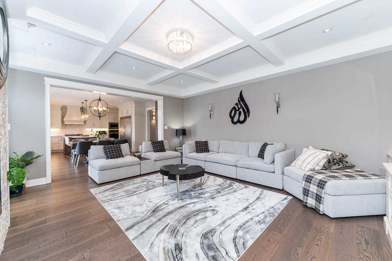 101 Lampman Dr