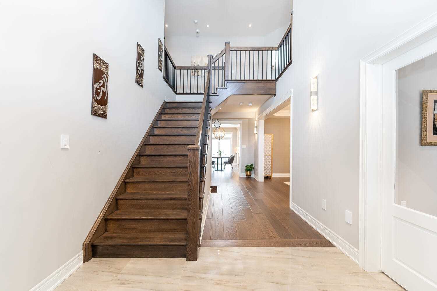 101 Lampman Dr